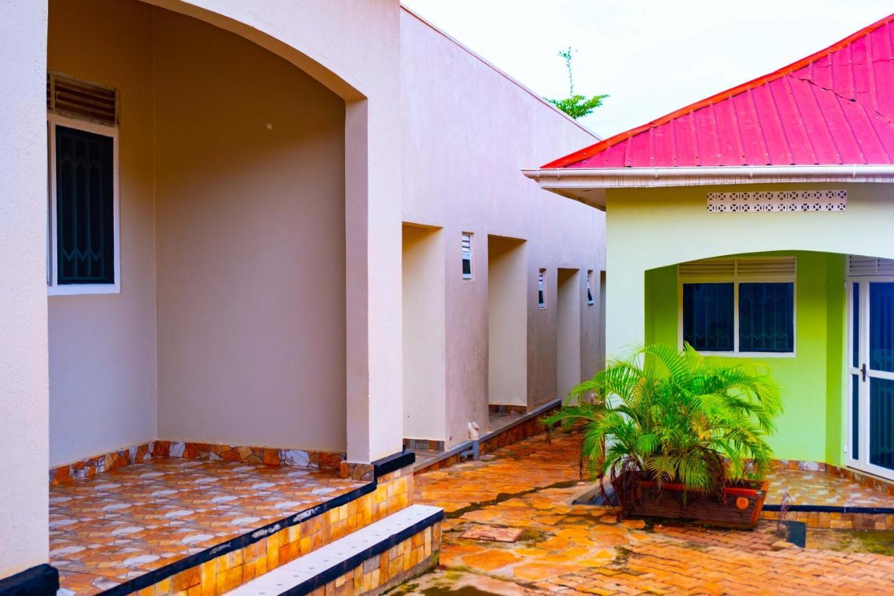 Airport Unique Hotel Entebbe Exterior foto